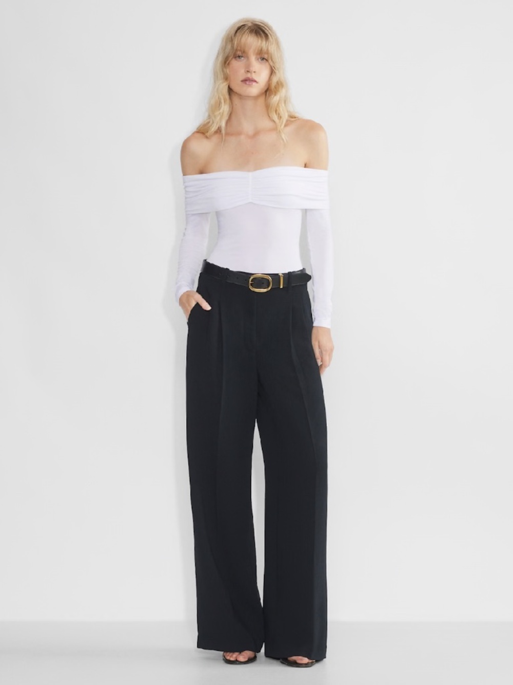 Aritzia Wilfred Gloria Long Sleeve Off-the-Shoulder Shirt Size‎ Medium NWT (U)